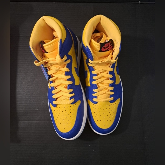 Nike WMNS AirJordan 1 High OG Game Royal and Varsity Maize New Size 9.5 - Picture 3 of 14